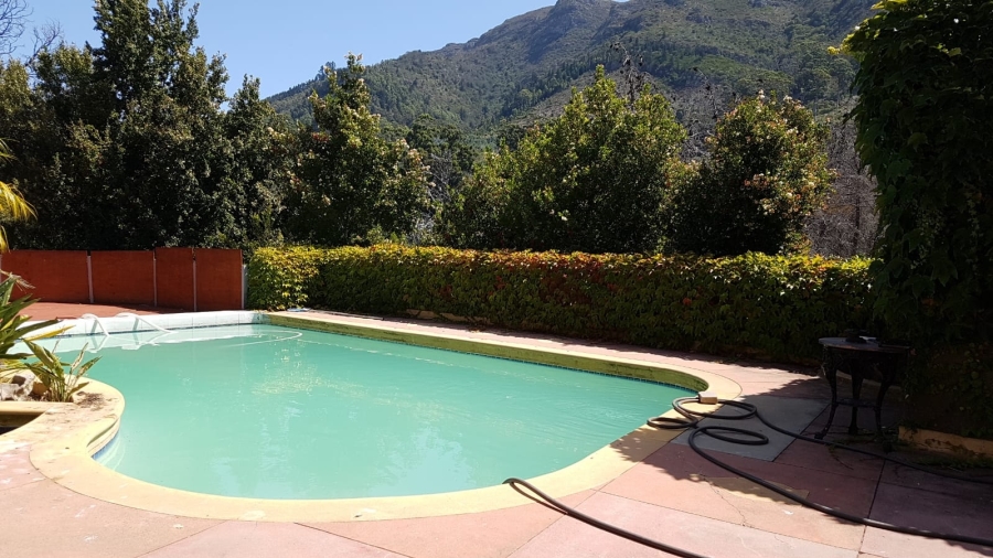 10 Bedroom Property for Sale in Bishopscourt Western Cape
